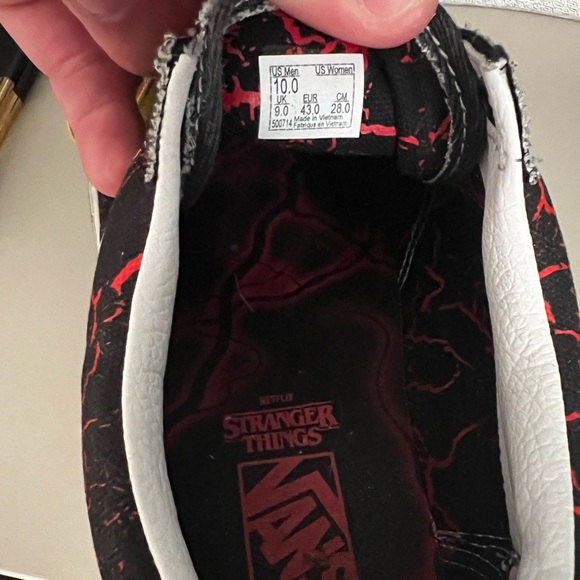 Stranger Things Vans Sz. 10 LIKE NEW - Picture 3 of 4